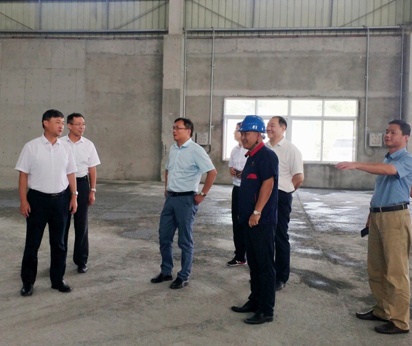 集團公司黨委委員、股份公司黨委書記、總經理蔣培進到矸石項目部...